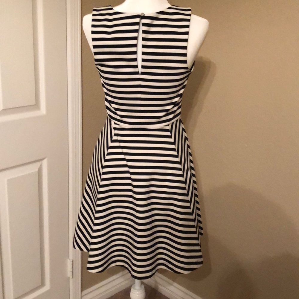 Black and white striped dress - Picture 3 of 4